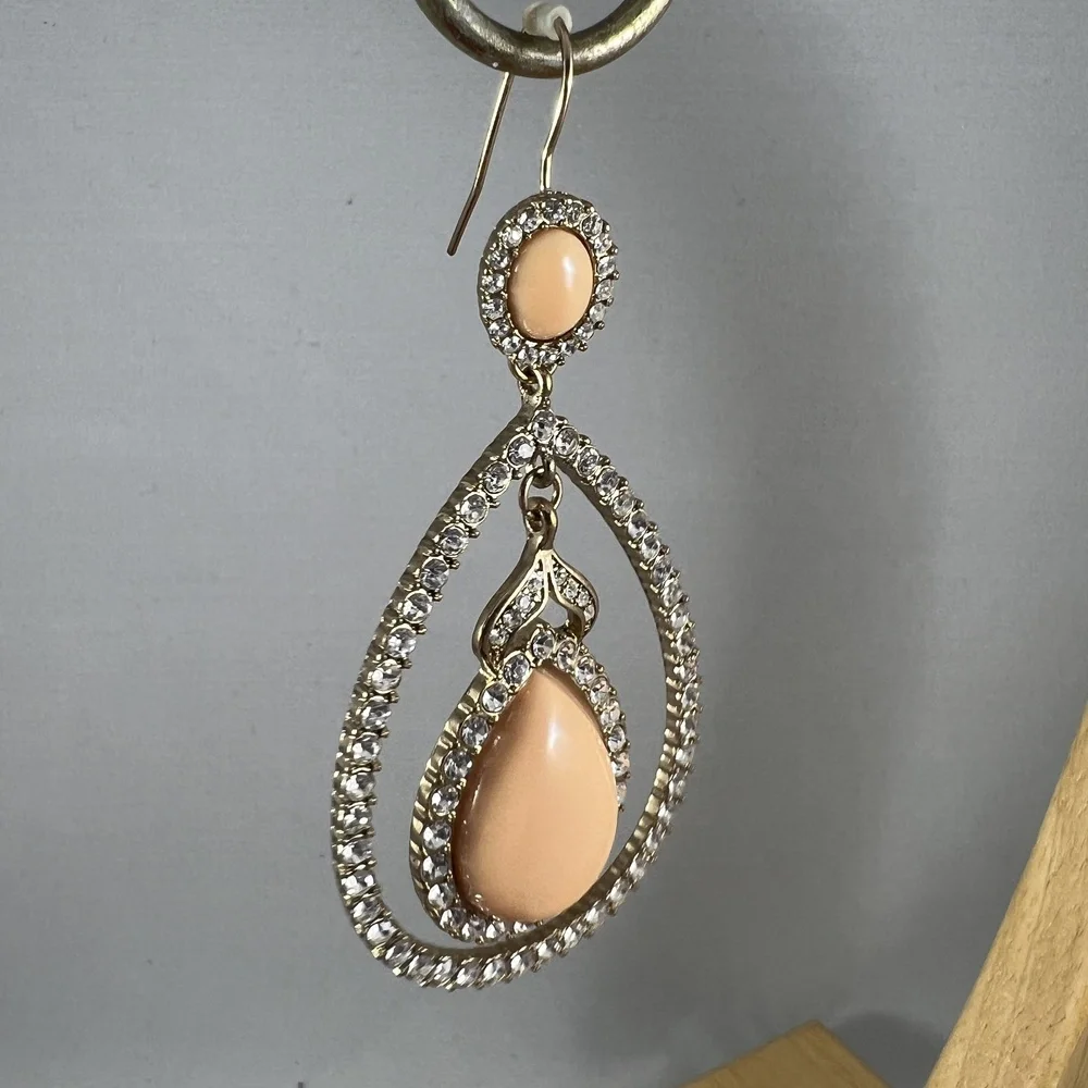 Gold Tone Peach Rhinestone Dangle Earrings Teardrop Ornate Fashion Statement - Picture 4 of 6